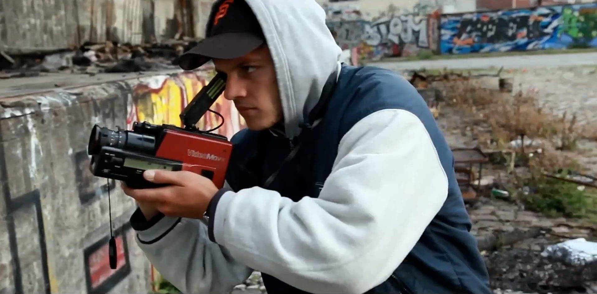 Montre Jamais Ça À Personne (trailer S2)